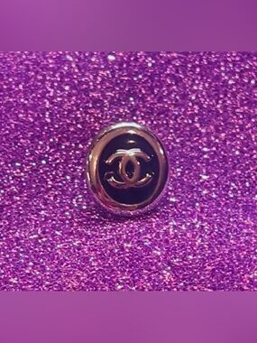 Rare Vintage $685 Little Chanel Oval CC Black Silver pin Brooch